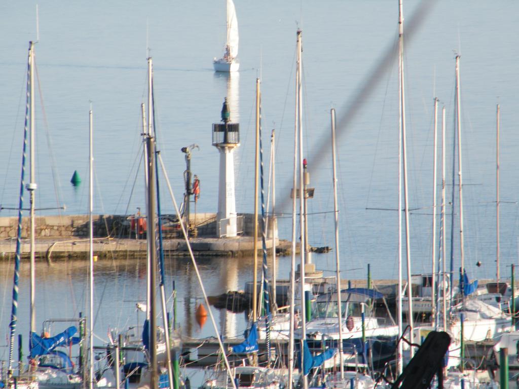 Chambres D'Hotes La Maison Sur Le Port Meze Bagian luar foto